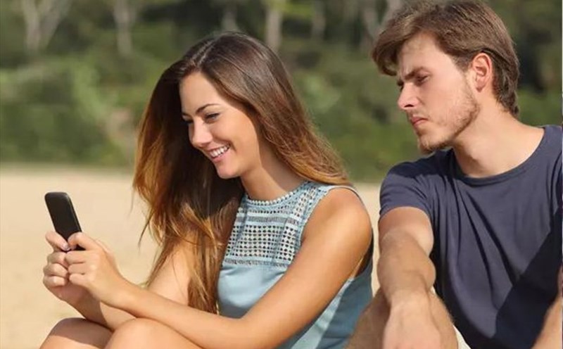 Kiểm soát nhau quá mức