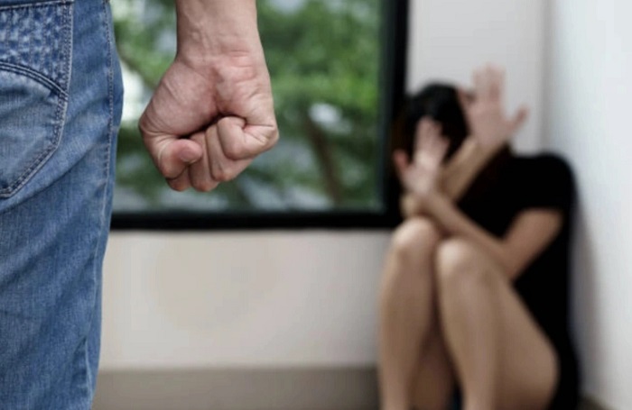 Sự xuất hiện của bạo lực (thân thể hoặc tinh thần) hoặc ngoại tình kéo dài